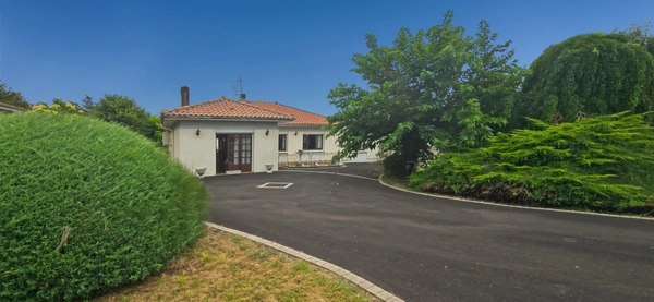 Léognan Maison 4 pièces 103 M2 sur parcelle de 1200 M2 