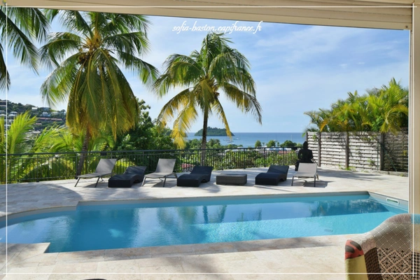 Les Trois-Îlets – SOUS COMPROMIS -Villa prestige T5 de 146 m² habitables (219 m² au total) avec piscine, solarium et vue mer imprenable- A Vendre 972