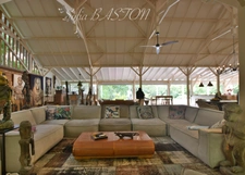 Superbe villa de 345 m² habitables avec piscine et annexes - terrain plat de 2 207 m², à vendre 5/6 pièces LE DIAMANT (972)