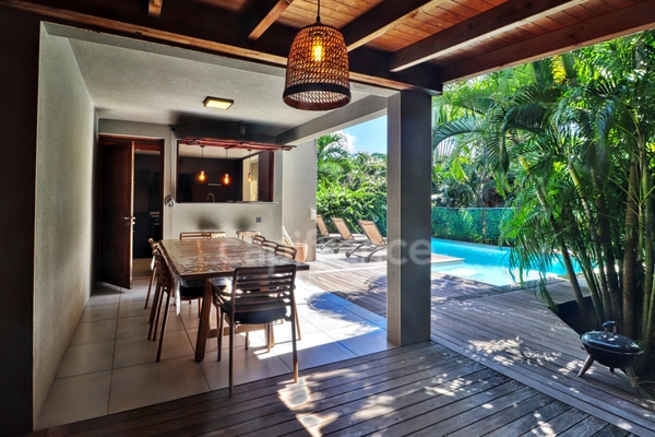 LES TROIS ILETS (972) Maison d’exception P5 – SOUS COMPROMIS Plage à 500m à pied– Piscine et Confort Les Trois-Îlets, A vendre
