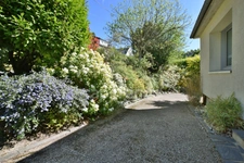 Bois-Guillaume (76230) – Contemporary house – 197 m² living space – 7 rooms – 1,155 m² plot – Unobstructed view – Great potential