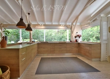 Superbe villa de 345 m² habitables avec piscine et annexes - terrain plat de 2 207 m², à vendre 5/6 pièces LE DIAMANT (972)