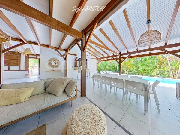 LES TROIS ILETS VILLA P6 bis -165 m² Hab / - Terrain de 986 m² - Piscine - Plain pied - A Vendre Martinique (972), 