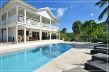 Les Trois-Îlets – SOUS COMPROMIS -Villa prestige T5 de 146 m² habitables (219 m² au total) avec piscine, solarium et vue mer imprenable- A Vendre 972