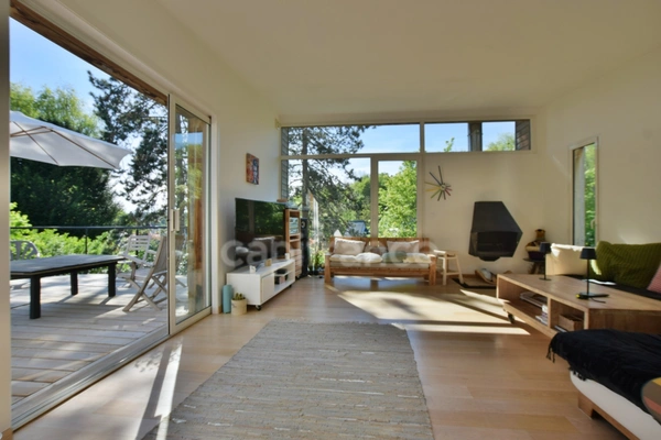 Bois-Guillaume (76230) – Maison contemporaine – 197 m² habitables – P7 - Terrain 1 155 m² – Vue dégagée – Fort potentiel
