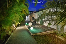 Superbe villa de 345 m² habitables avec piscine et annexes - terrain plat de 2 207 m², à vendre 5/6 pièces LE DIAMANT (972)