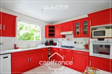 Les Trois-Îlets – SOUS OFFRE ACHAT -Plage à pied - T3 de plain-pied - piscine – 83m2 au sol – Terrain 237m2 (972) - A vendre