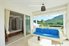 Les Trois-Îlets – SOUS COMPROMIS -Villa prestige T5 de 146 m² habitables (219 m² au total) avec piscine, solarium et vue mer imprenable- A Vendre 972