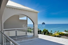 LE DIAMANT (972) -VENDU - ppartement à vendre 4 pièces - 80,24 hab. Terrasse 23,93m2 - Vue Mer et Plage - Pisicine 