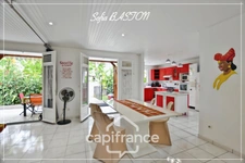 Les Trois-Îlets – SOUS OFFRE ACHAT -Plage à pied - T3 de plain-pied - piscine – 83m2 au sol – Terrain 237m2 (972) - A vendre