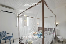 Les Trois-Îlets – SOUS OFFRE ACHAT -Plage à pied - T3 de plain-pied - piscine – 83m2 au sol – Terrain 237m2 (972) - A vendre