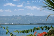 À VENDRE – LES TROIS-ÎLETS MARTINIQUE – APPARTEMENT T3 DUPLEX ENTIÈREMENT RÉNOVÉ – VUE MER – PROCHE PLAGES