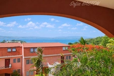 À VENDRE – LES TROIS-ÎLETS MARTINIQUE – APPARTEMENT T3 DUPLEX ENTIÈREMENT RÉNOVÉ – VUE MER – PROCHE PLAGES
