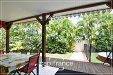 Les Trois-Îlets – SOUS OFFRE ACHAT -Plage à pied - T3 de plain-pied - piscine – 83m2 au sol – Terrain 237m2 (972) - A vendre