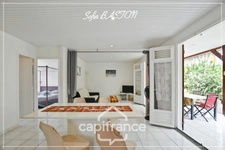 Les Trois-Îlets – SOUS OFFRE ACHAT -Plage à pied - T3 de plain-pied - piscine – 83m2 au sol – Terrain 237m2 (972) - A vendre