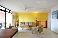 À VENDRE – LES TROIS-ÎLETS MARTINIQUE – APPARTEMENT T3 DUPLEX ENTIÈREMENT RÉNOVÉ – VUE MER – PROCHE PLAGES