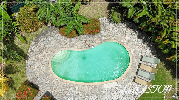 Sainte-Anne Plage – Villa T7 de 220 m²hab.+ 231m2 de terrasses - Piscine - bungalows annexes– Terrain 1 409 m² – Martinique (972)