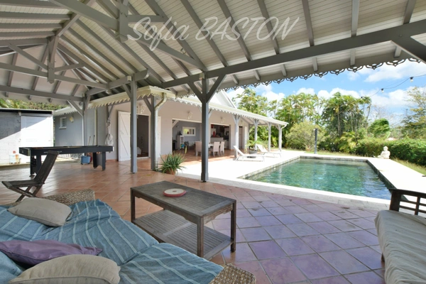 SAINTE-LUCE – Villa P7 avec piscine 7 x 4 m, Carbet - Terrasses XL et vie de plain-pied – Terrain plat 1 244 m² - (972)