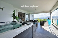 Les Trois-Îlets (972) Prestigious 4-room apartment - Panoramic sea view, 30m2 loggia with spa and covered parking in secure residence.