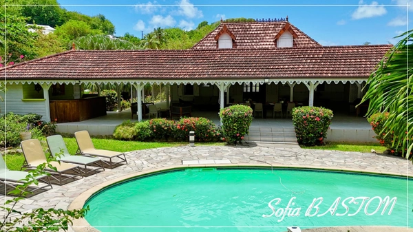 Sainte-Anne Plage – Villa T7 de 220 m²hab.+ 231m2 de terrasses - Piscine - bungalows annexes– Terrain 1 409 m² – Martinique (972)