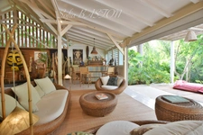 Superbe villa de 345 m² habitables avec piscine et annexes - terrain plat de 2 207 m², à vendre 5/6 pièces LE DIAMANT (972)