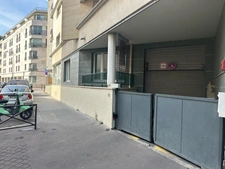 Paris 13, à vendre Parking intérieur en sous-sol - Olympiades