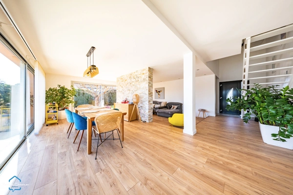Maison à vendre Maison Contemporaine de Type 6 - Piscine - Terrain 1000m² 