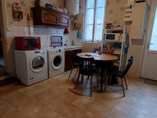 MAISON DEUX CHAMBRES AVEC JARDINET 
