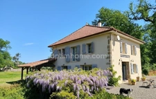 🌟 Domaine d'Exception à Aire-sur-l’Adour : Un Écrin de Nature en Plein Cœur de Ville