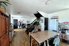 Charmante maison en pierre de 122m², 3 chambres avec jardin, terrasse, cave à GUENGAT(29)