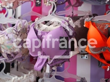 Emplacement n°1 au centre-ville de DOUARNENEZ(29) - Fonds de commerce de lingerie féminine, belle rentabilité.