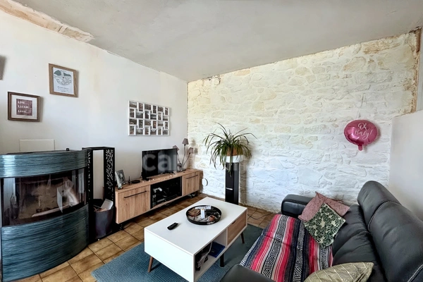 Charmante maison en pierre de 122m², 3 chambres avec jardin, terrasse, cave à GUENGAT(29)