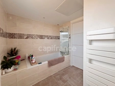 Coup de coeur à Landrévarzec (29): Maison récente de 80,87m², de plain-pied, 3 chambres, DPE A, garage et terrain de 701m²