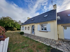 Maison néo-bretonne de plain-pied à vendre 8 pièces PLOMODIERN (29)