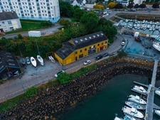 Ensemble Murs et fonds Voilerie et accastillage sur le port de Tréboul (Douarnenez - 29)