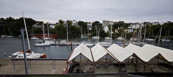 Local commercial potentiel quai du port rhu à vendre DOUARNENEZ (29)