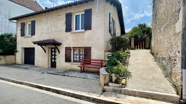 Dpt Dordogne (24), à vendre proche de BERGERAC maison P4   
