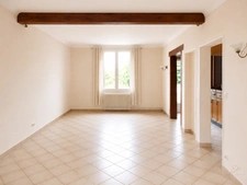 Family house in Bergerac with full basement and great potential