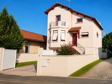 Maison familiale à Bergerac avec sous-sol total et beau potentiel