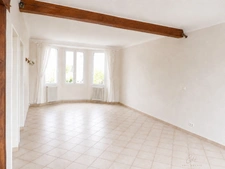Family house in Bergerac with full basement and great potential
