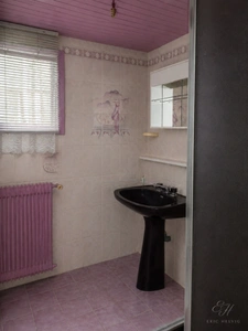 Family house in Bergerac with full basement and great potential
