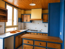 Family house in Bergerac with full basement and great potential