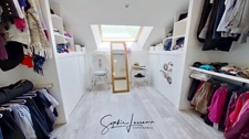 Esprit loft et volumes exceptionnels à vendre à Vauréal Village – 247 m², 9 pièces, 4 chambres