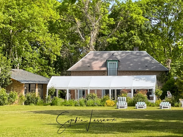 Demeure de caractère à vendre à Bézu-Saint-Éloi – 9 pièces, 5 chambres, parc de près de 6 000 m² avec maison d'amis et espace bien-être
