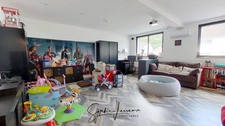 Esprit loft et volumes exceptionnels à vendre à Vauréal Village – 247 m², 9 pièces, 4 chambres