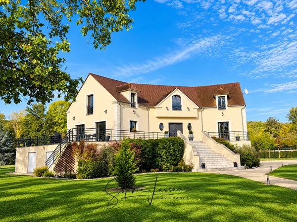 Moisson – Villa lumineuse de 280 m² dans un écrin de verdure aux portes de Paris