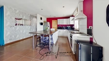 Maison récente de plain-pied à vendre en exclusivité à Authevernes – 152,35 m² – 5 pièces – 3 chambres – Double garage – Pièce cinéma / jeux 18 m²