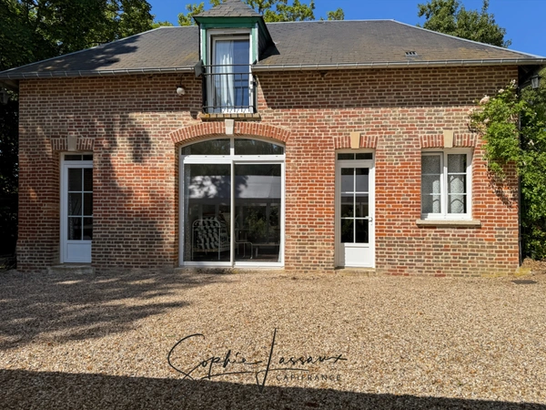 Demeure de caractère à vendre à Bézu-Saint-Éloi – 9 pièces, 5 chambres, parc de près de 6 000 m² avec maison d'amis et espace bien-être
