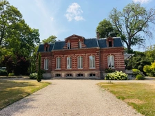 Demeure de caractère à vendre à Bézu-Saint-Éloi – 9 pièces, 5 chambres, parc de près de 6 000 m² avec maison d'amis et espace bien-être