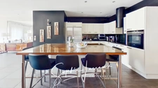 🏡 Chaleureuse maison familiale à vendre à Osny – 5 pièces, 3 chambres, sous-sol total et dépendance